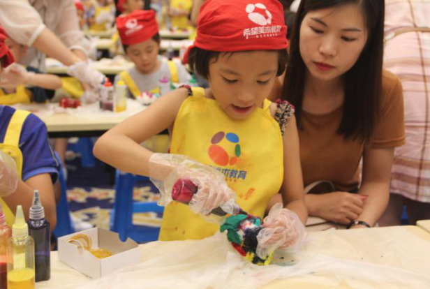 華都&middot;天元廣場親子扎染活動(dòng)樂趣上演