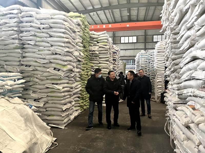 省發改委、省供銷社領導赴惠多利檢查化肥儲備工作