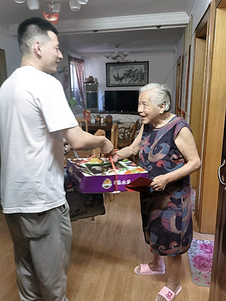 浙農(nóng)實(shí)業(yè)寧波項(xiàng)目組織開(kāi)展&ldquo;八一&rdquo;擁軍慰問(wèn)活動(dòng)