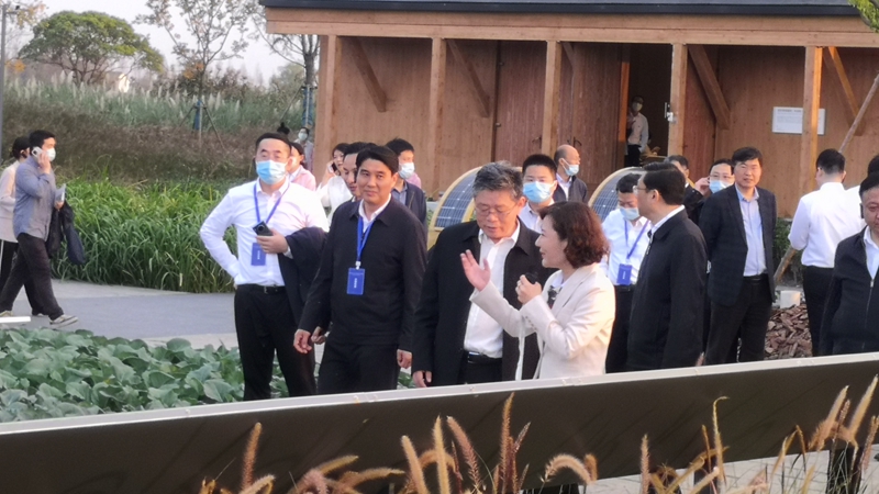 國家發改委黨組成員郭蘭峰、浙江省常務副省長徐文光一行調研浙農嘉善萬畝水稻種植示范區